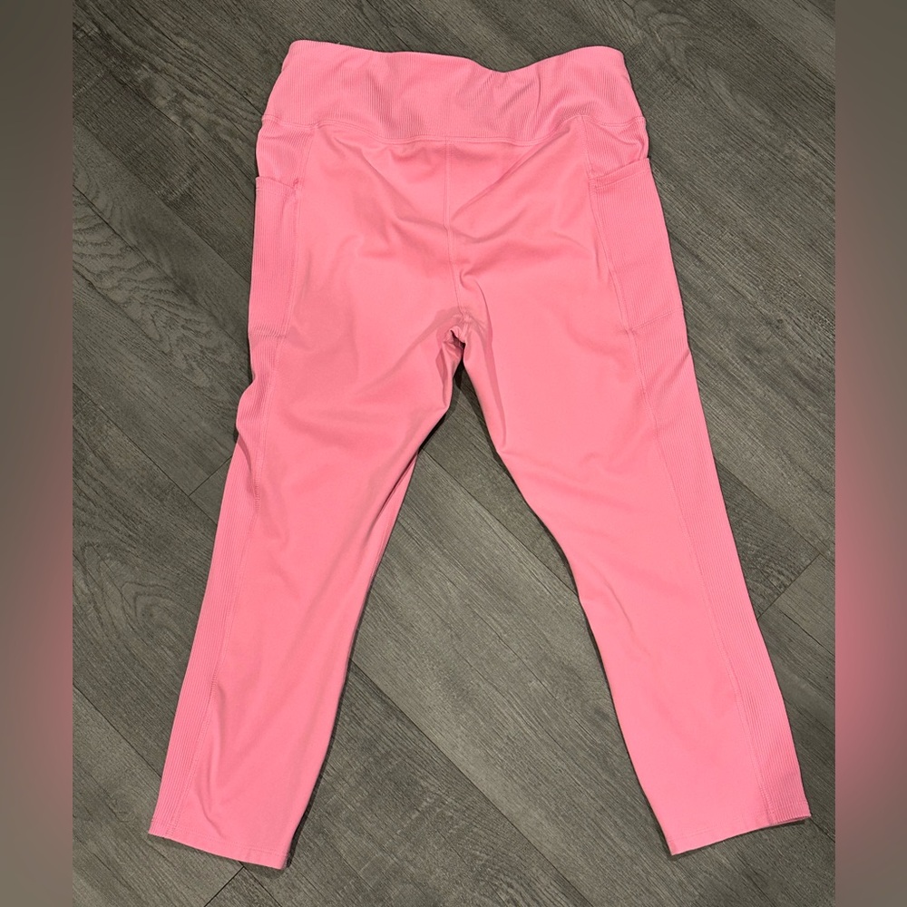 Womens athletic works capri legging size large